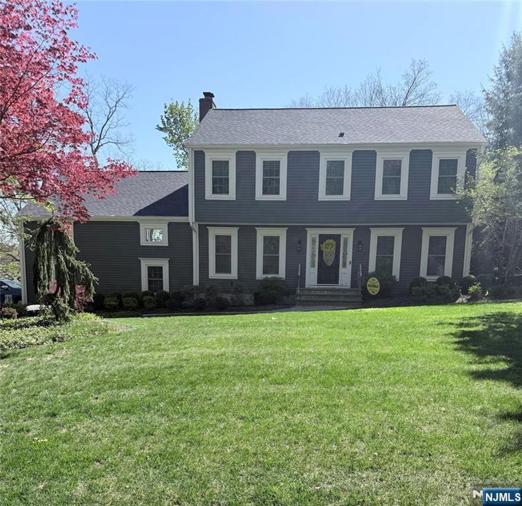 Photo of 52 Stonefence Road, Oakland, NJ 07436 (MLS # 26012509)