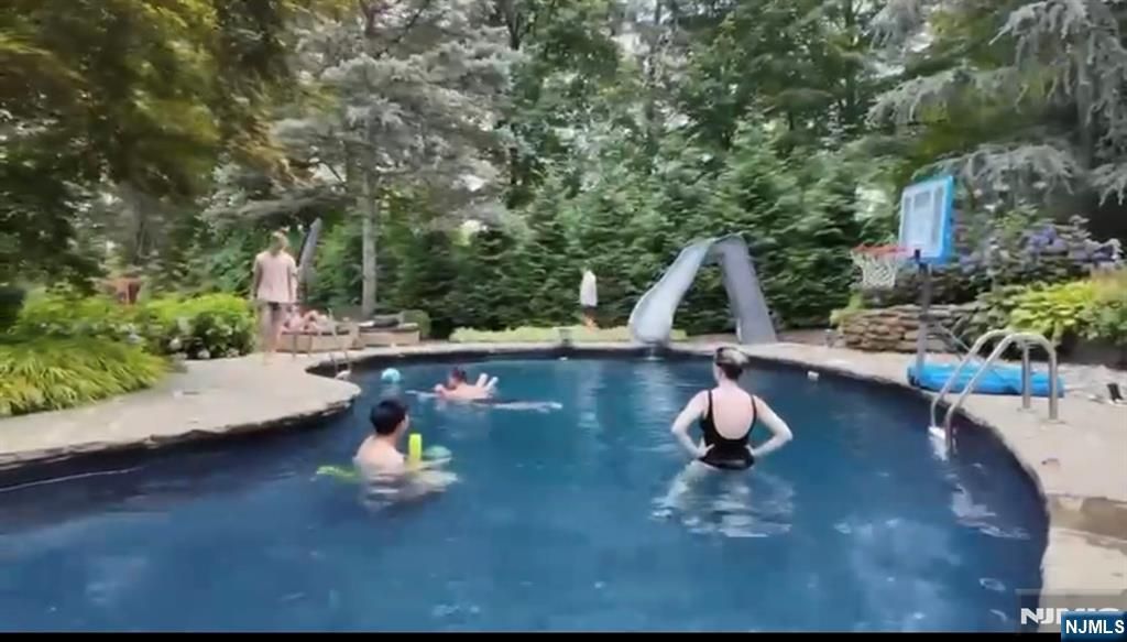 Photo of 52 Stonefence Road, Oakland, NJ 07436 (MLS # 26012509)