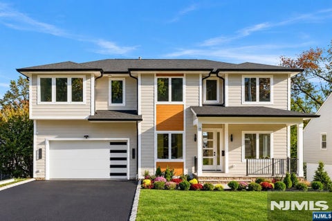 Photo of 15 Highland Drive, Livingston, NJ 07039 (MLS # 26039877)