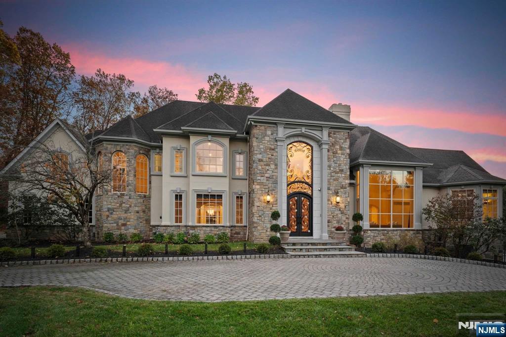 Rental Property at 23 Hunter Rdg, Woodcliff Lake, New Jersey - Bedrooms: 7 
Bathrooms: 7.5 
Rooms: 15  - $30,000 MO.
