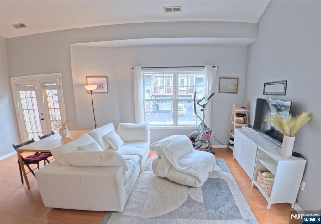 20 Midland Avenue H2