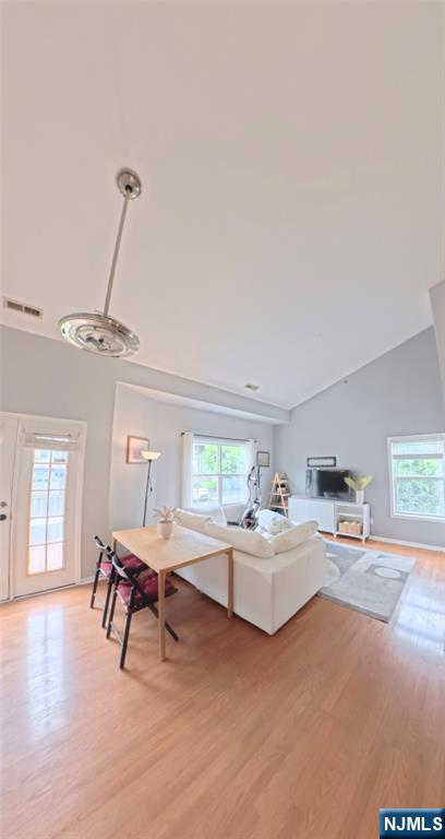 20 Midland Avenue H2