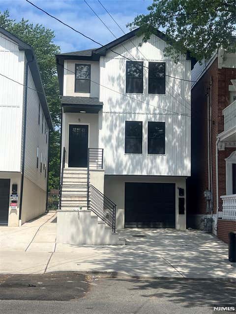 Photo of 5 Montclair AVE #1, Paterson, NJ 07503 (MLS # 26021676)