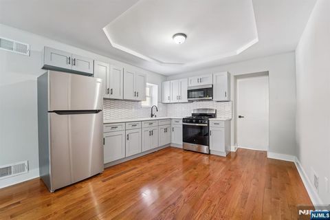 216 Corabelle Avenue Lodi NJ 07644