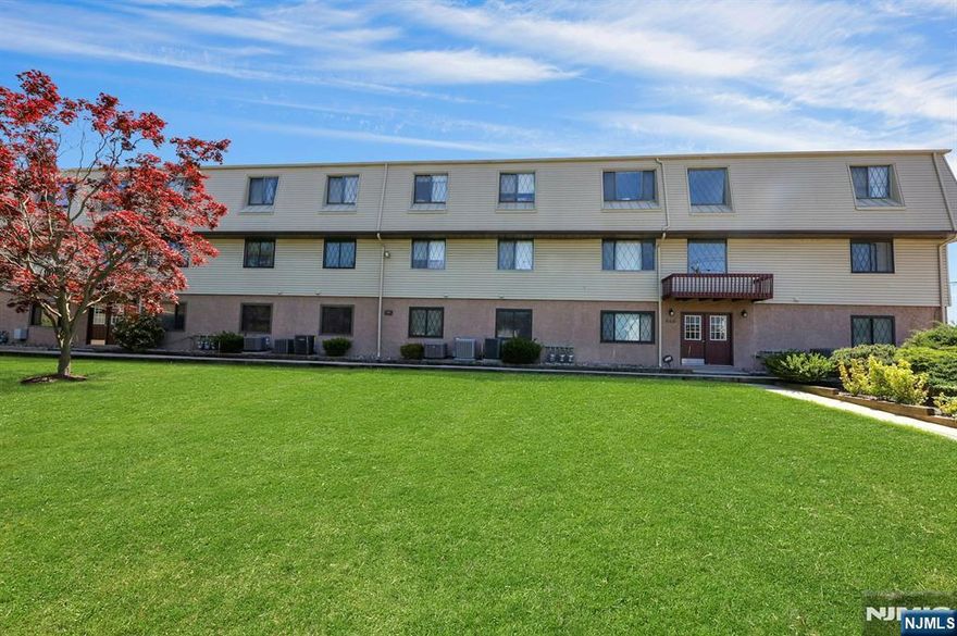 Lovely 2 BR condo close to Bergen County Park. Move right into this freshly painted end-unit with newer kitchen and central a/c unit. Bright & sunny unit features newer windows and roof. The open concept LR/DR and kitchen combo is perfect for entertaining. The King size BR and walk-in closet and in-unit washer/dryer add to the allure of this well-designed condo. Close to parks, shopping, houses of worship and NY transit. Pet friendly! One dog or cat less than 15 lbs permitted.