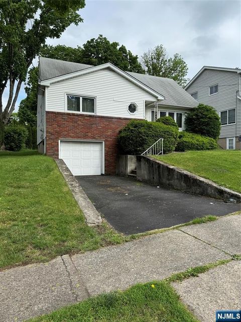 Photo of 7 Yantacaw Pl, Nutley, NJ 07110 (MLS # 25038181) Photo of 7 Yantacaw Pl, Nutley, NJ 07110 (MLS # 25038181)