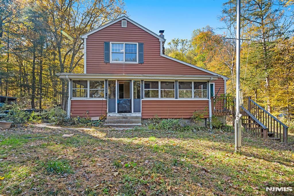 Photo of 70 Townsend Road, Wanaque, NJ 07465 (MLS # 25037251)