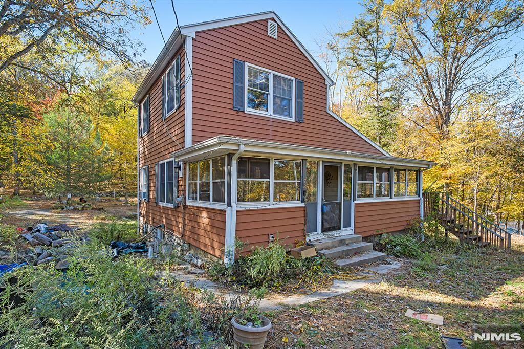 Photo of 70 Townsend Road, Wanaque, NJ 07465 (MLS # 25037251)