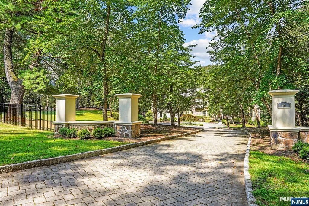 Photo of 15 N Church Road, Saddle River, NJ 07458 (MLS # 25010602)