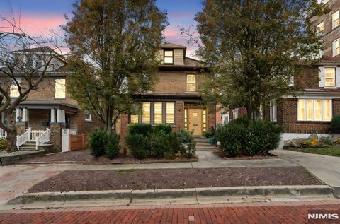 25 75th Street North Bergen NJ 07047