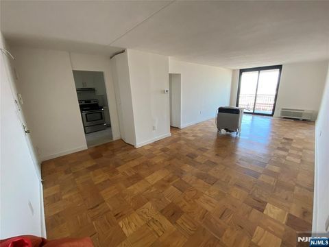 1275 15th Street 19C Fort Lee NJ 07024