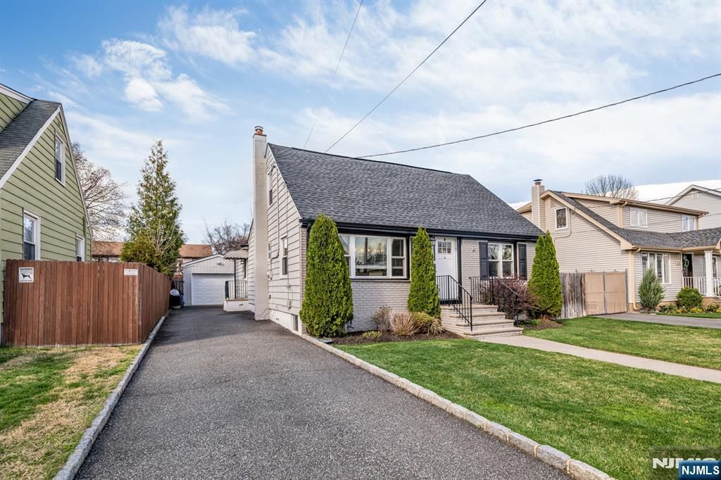 Photo of 827 Oak Street, Fair Lawn, NJ 07410 (MLS # 26008742)