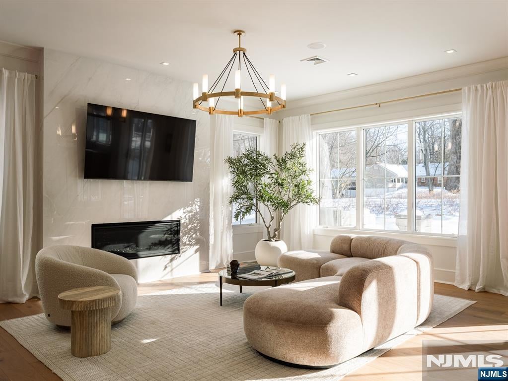 Homes for Sale in Northern NJ | ThisIsRiverEdge.com 16-18 Paris Avenue 4