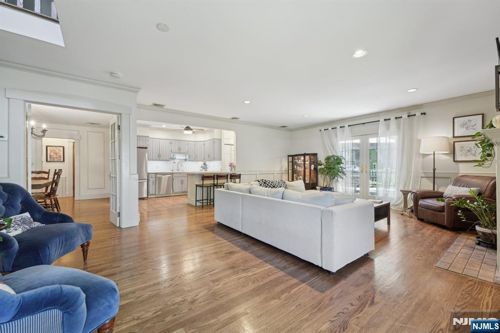 211 Pinelynn Road