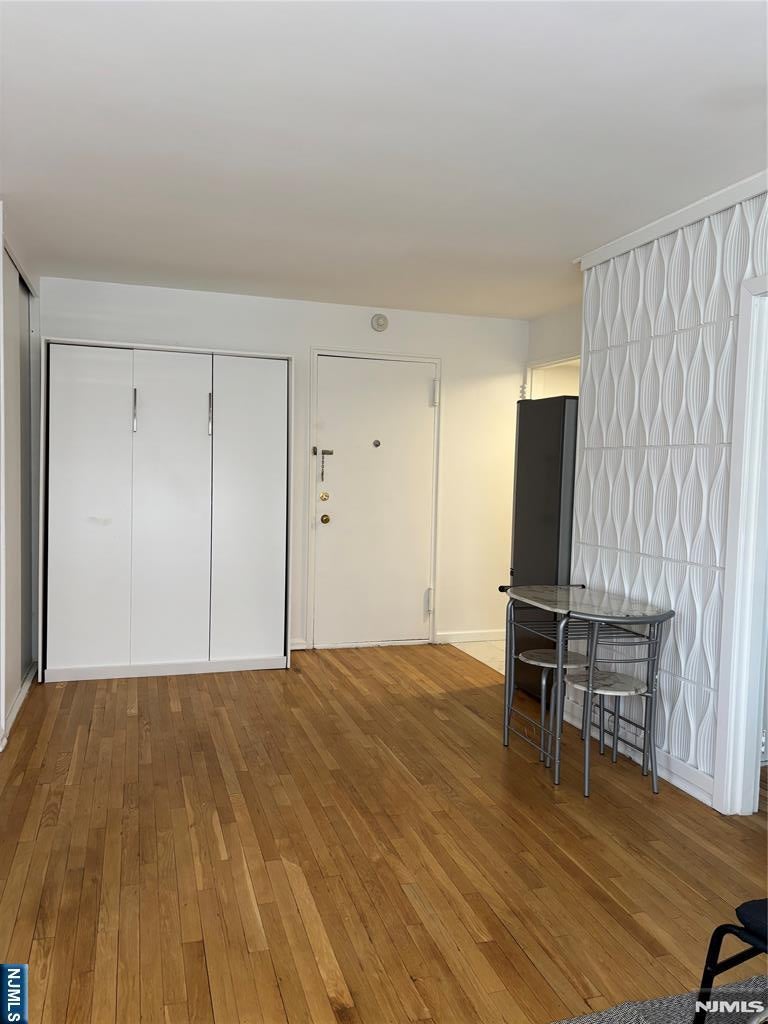 400 Fairview Avenue 1H