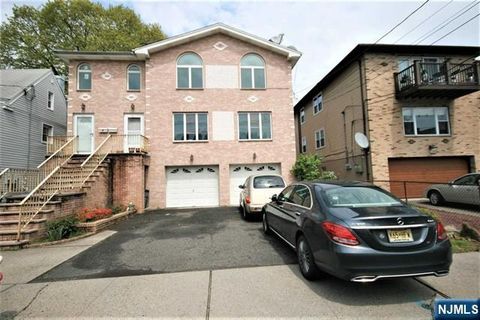 Photo of 31 Marion Ave #2, Cliffside Park, NJ 07010 (MLS # 26015700)