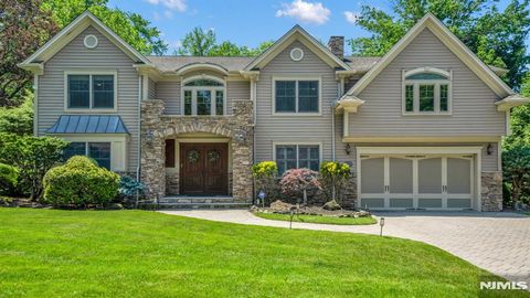 Photo of 26 Devonshire Road, Cresskill, NJ 07626 (MLS # 26022956)