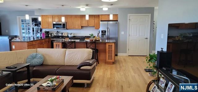 411 E Brinkerhoff Avenue 103