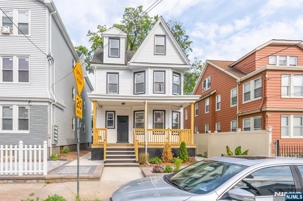 Photo of 32 Palm Street, Newark, NJ 07106 (MLS # 26008343)