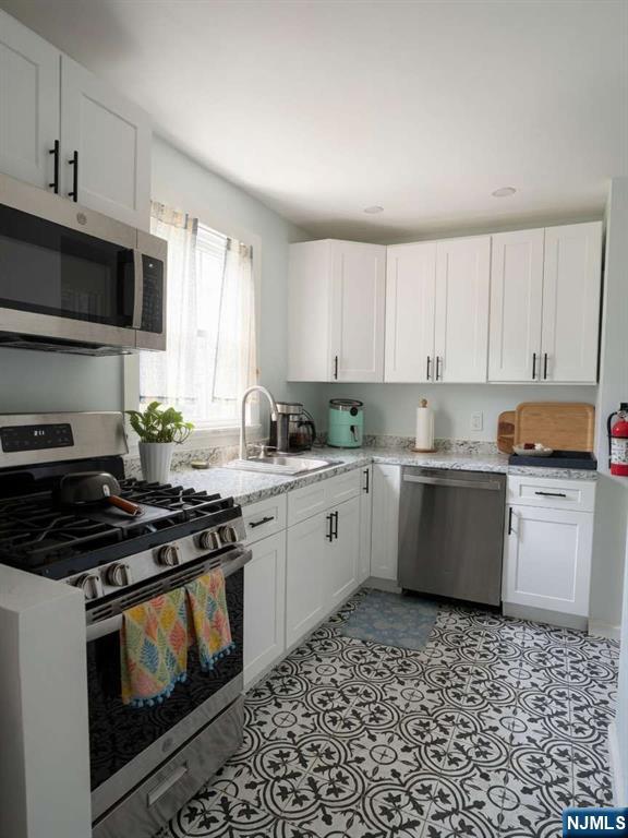 293 Elmwood Avenue A