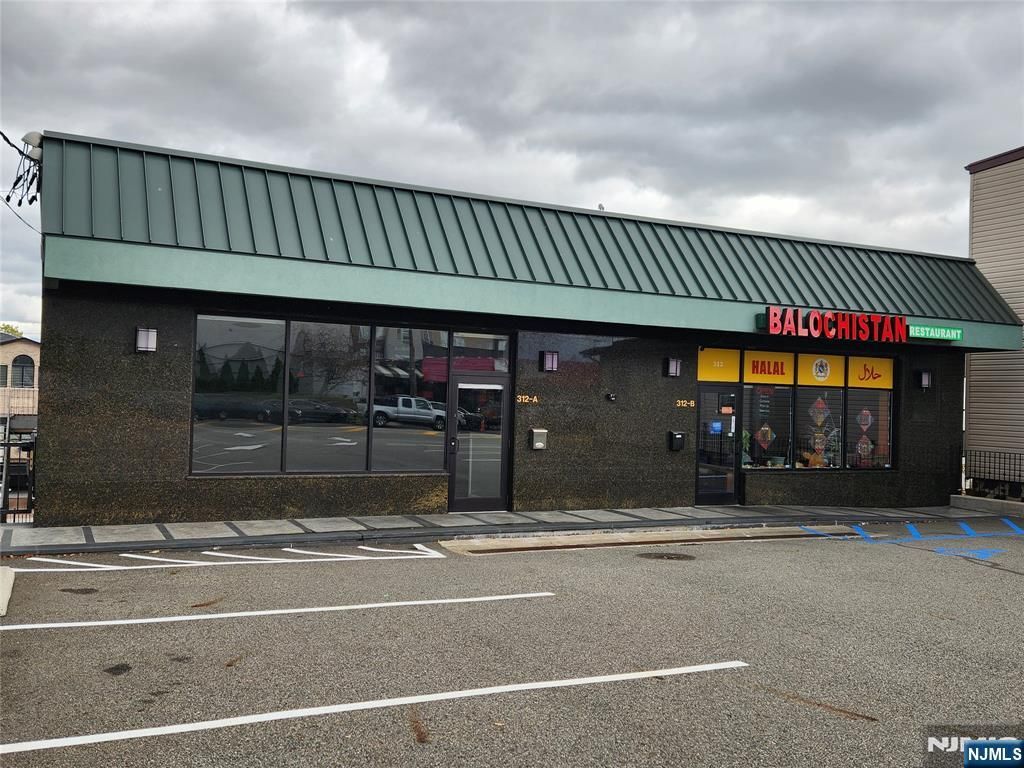 Photo of 312314 Bergen Boulevard, Fairview, NJ 07022 (MLS # 25037538)