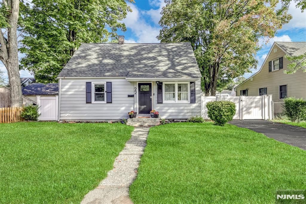 Photo of 22 Wanaque Avenue, Wanaque, NJ 07420 (MLS # 26009485)