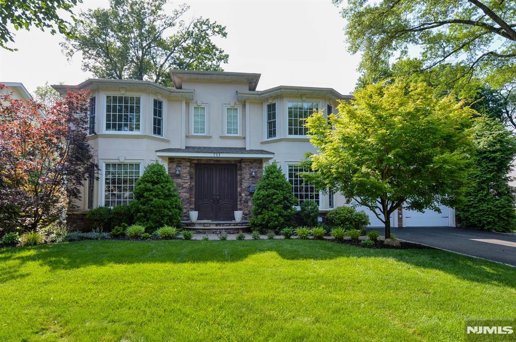 Photo 1 of 733 7th Avenue, River Edge, New Jersey, $1,599,000, Web #: 325019241