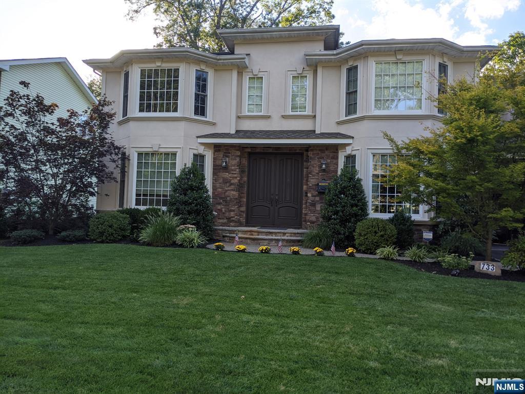 733 7th Avenue, River Edge, New Jersey - 4 Bedrooms  
4.5 Bathrooms  
9 Rooms - 