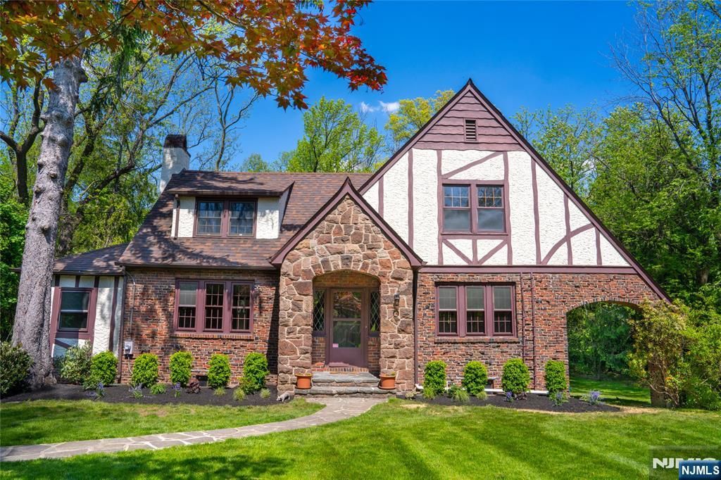 Photo of 184 Old Short Hills Road, Millburn, NJ 07078 (MLS # 26016584)