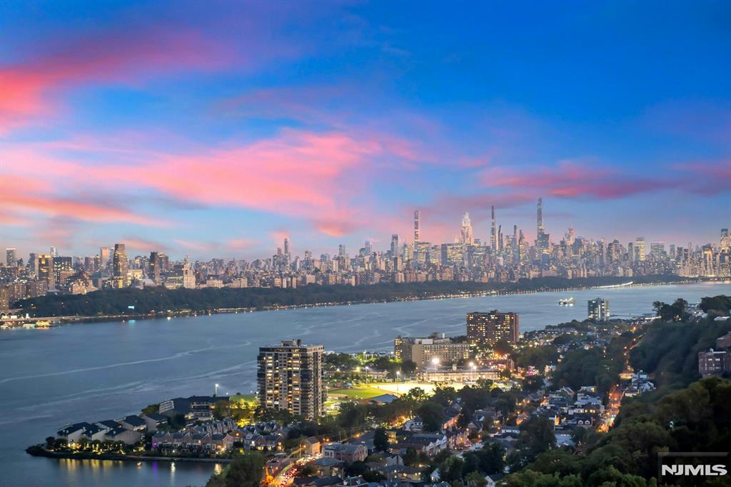 1500 Palisade Avenue 20A