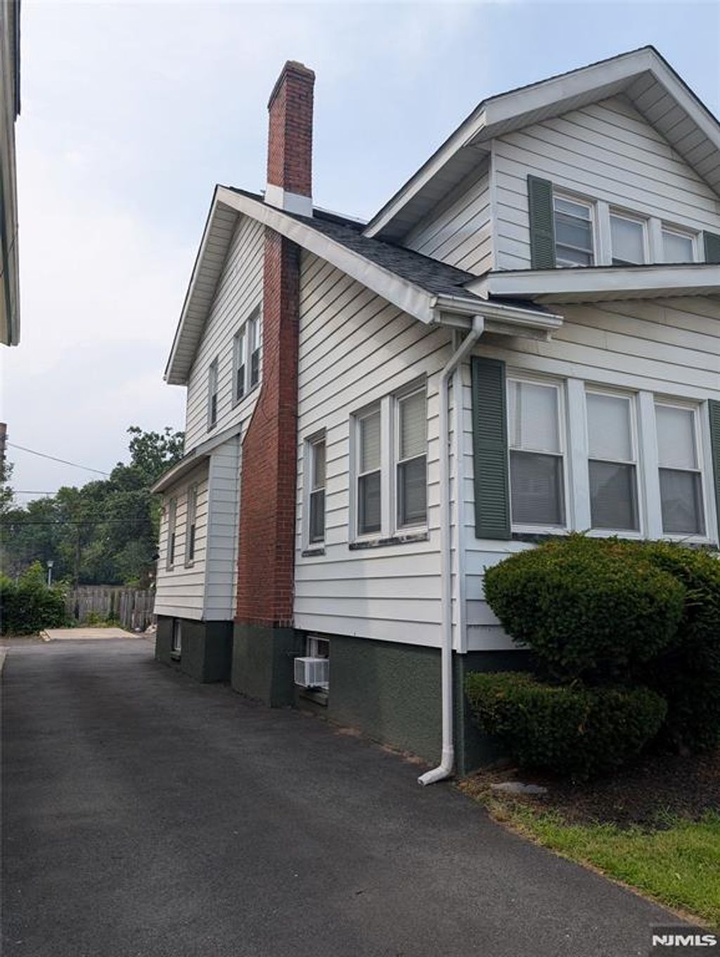Photo of 337 Maple Avenue, East Orange, NJ 07017 (MLS # 25037369)