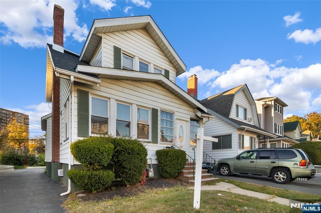 Photo of 337 Maple Avenue, East Orange, NJ 07017 (MLS # 25037369)