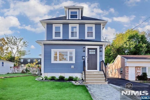 Photo of 22 Central AVE, Bergenfield, NJ 07621 (MLS # 26038693)