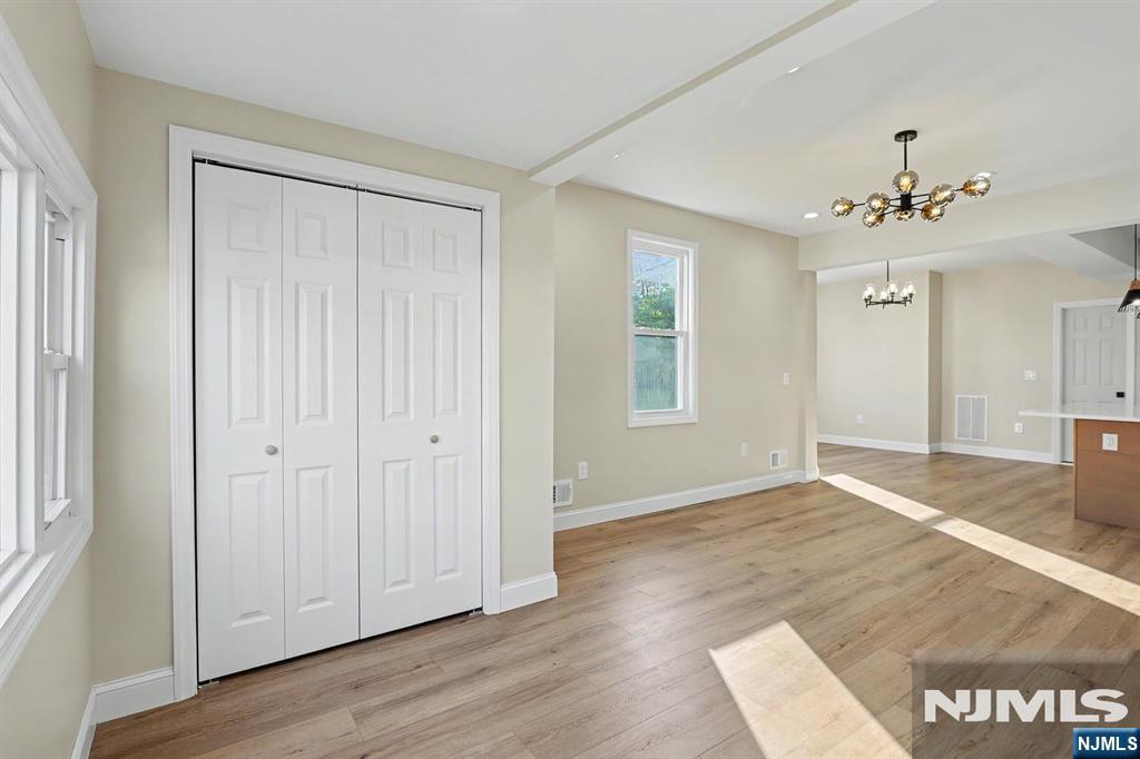 22 W Central Avenue