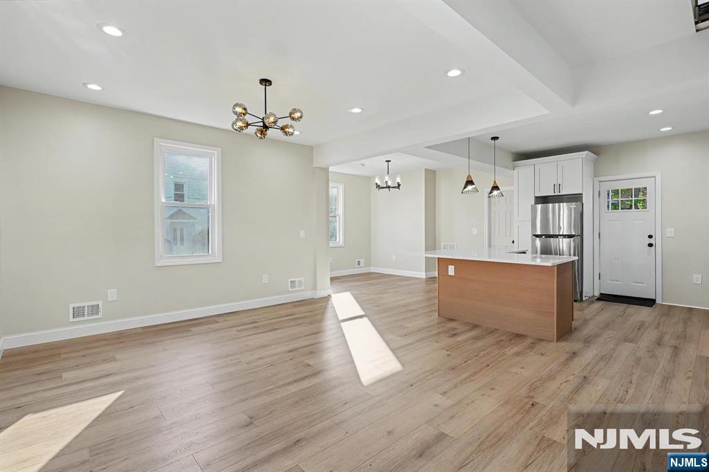 22 W Central Avenue