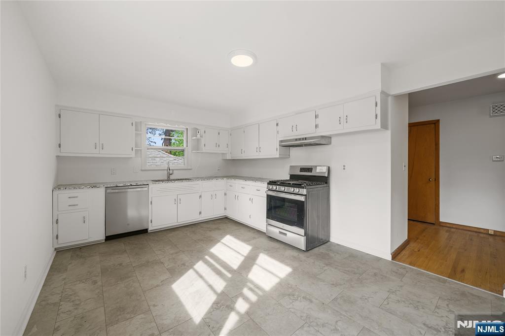 384 Delawanna Avenue