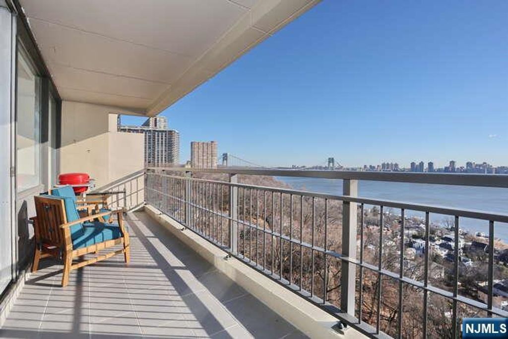 Photo of 4 Horizon Road #1027, Fort Lee, NJ 07024 (MLS # 26017528)