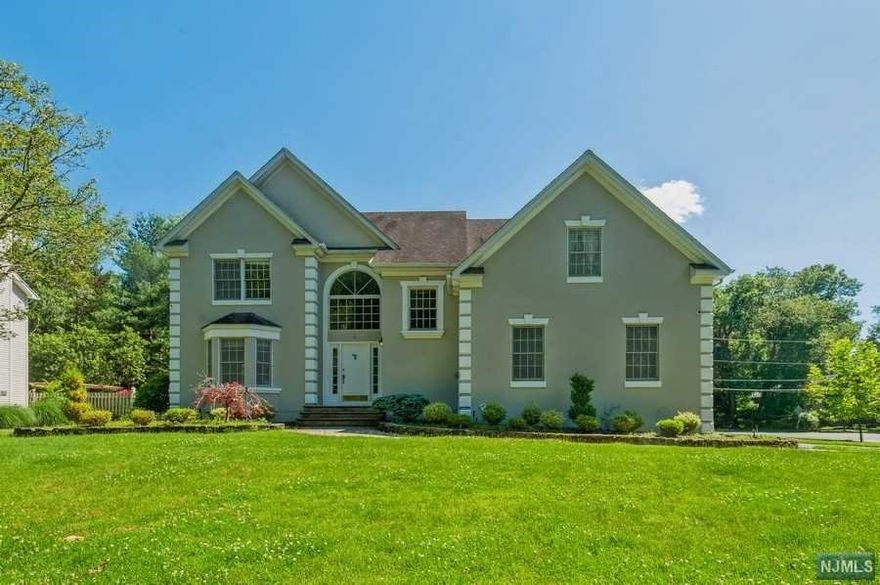 Magnificent young contemporary. As you enter the home the 2 story foyer will take your breath away. All rooms are spacious with the gourmet kitchen and family room with fireplace being the focal point on the 1st floor. All bedrooms are large with the master suite featuring a spa bath. The lower level has high ceilings with endless possibilities. Specimen landscaping is evident as you make your way into the backyard. Perfect for family entertaining. A must see!!