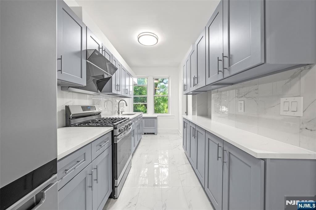 218 Broad Avenue 3C
