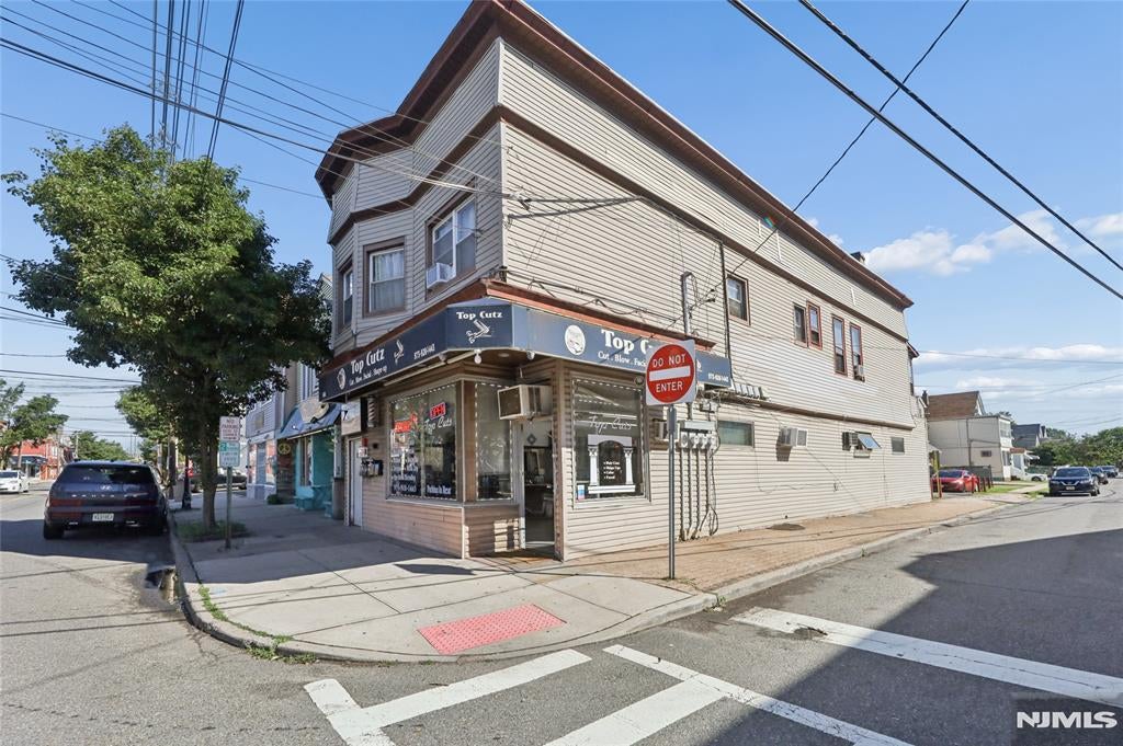 604 Van Houten Avenue