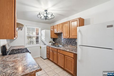 Photo of 63 W Hudson Ave #B5, Englewood, NJ 07631 (MLS # 26005465)