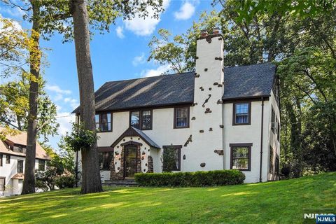 Photo of 767773 Ravine Road, Plainfield, NJ 07062 (MLS # 25029348)