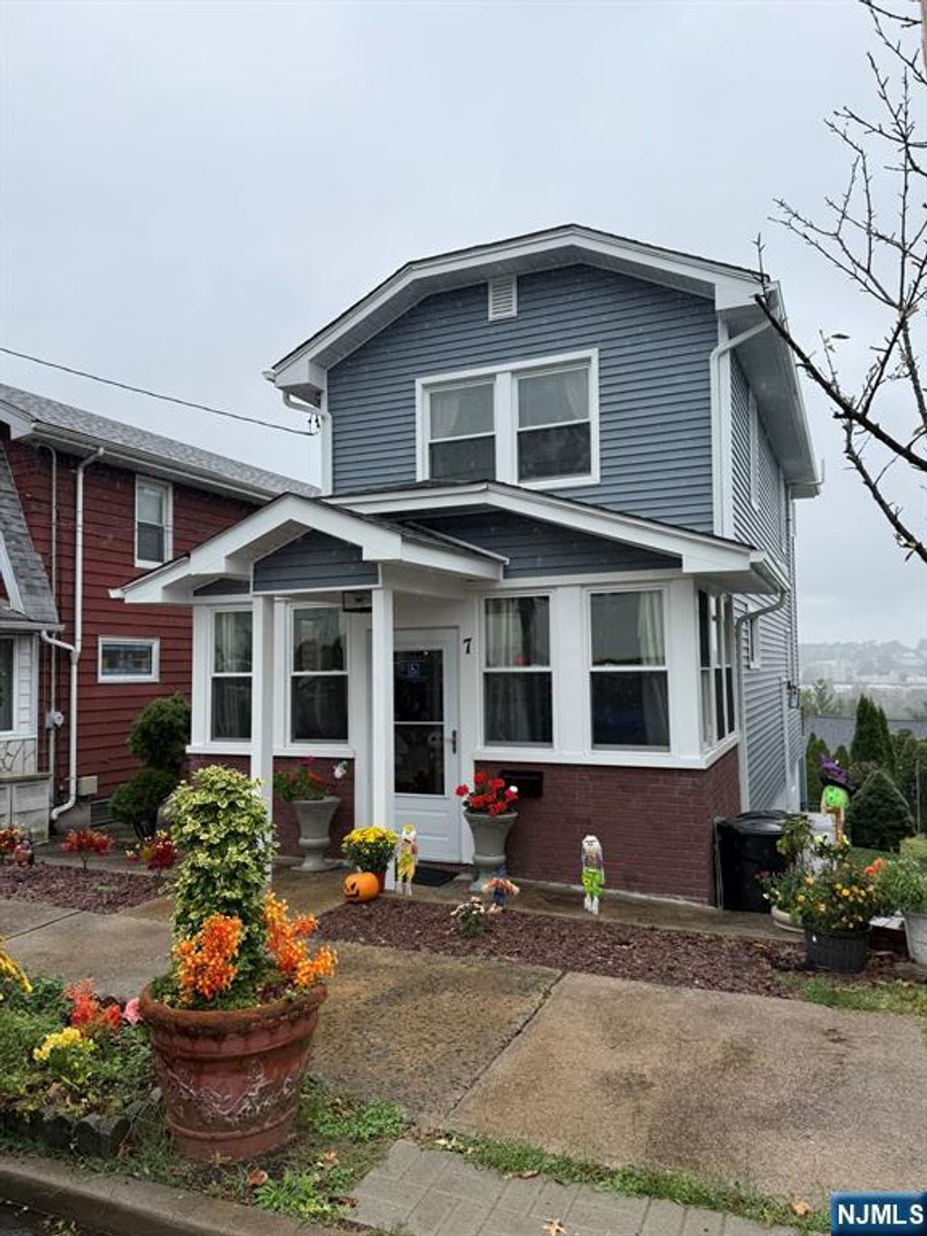 Photo of 7 Fuller Place, Kearny, NJ 07032 (MLS # 25036026)