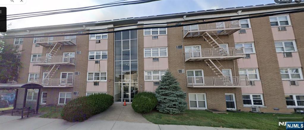 Rental Property at 475 Grand Ave Lb, Palisades Park, New Jersey - Bathrooms: 1 
Rooms: 1  - $1,600 MO.