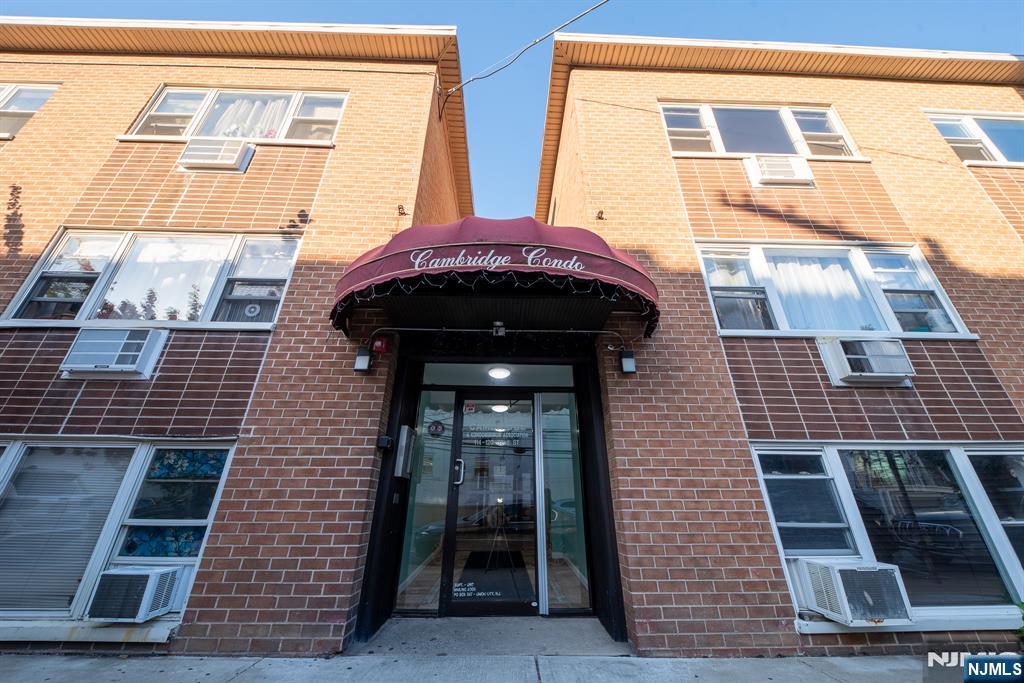 Property for Sale at 120 32nd St 2B, Union City, New Jersey - Bedrooms: 1 
Bathrooms: 1  - $285,000