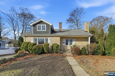 Photo of 5 Dogwood Road, Netcong Borough, NJ 07857 (MLS # 25041128)