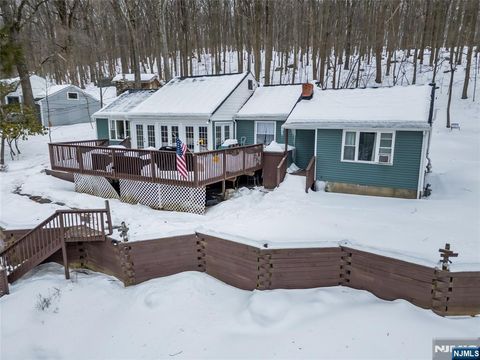 165 Glenside Trail Sparta NJ 07871