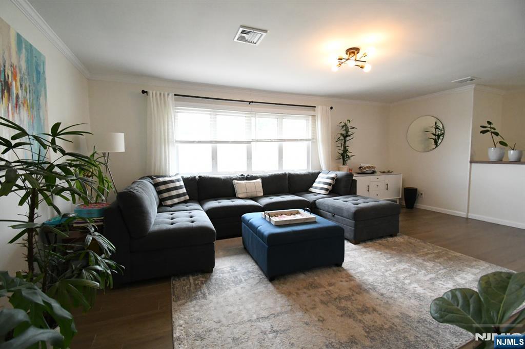 590 Carpenter Place 2