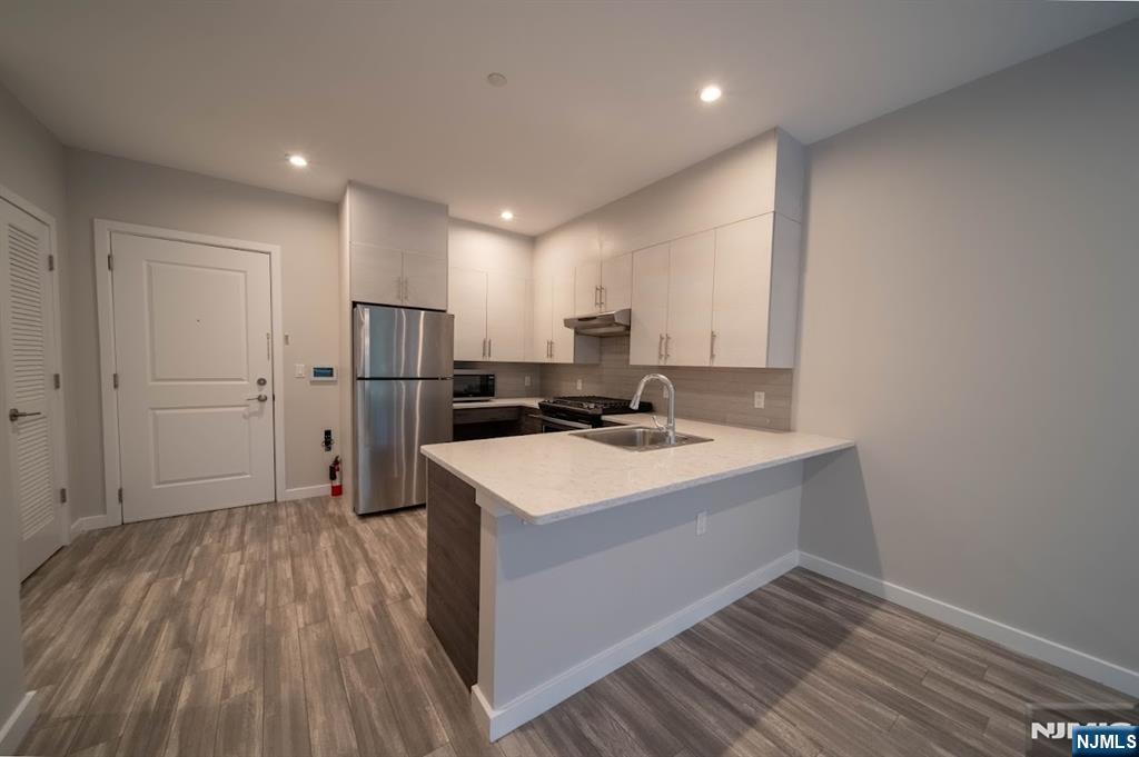 62 Broadway 205