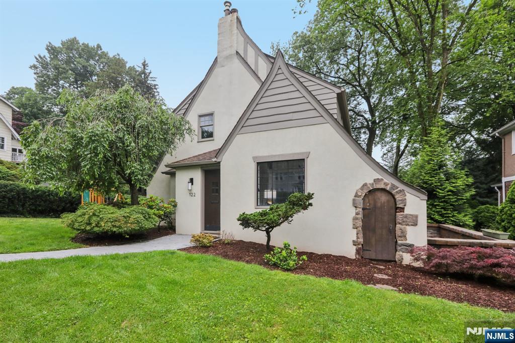 122 Howard Terrace